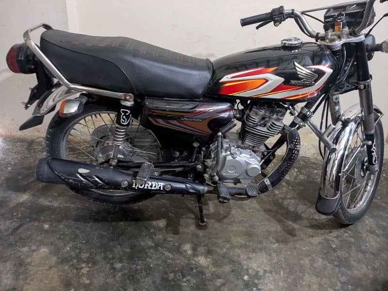 Honda 125 Black Color 4