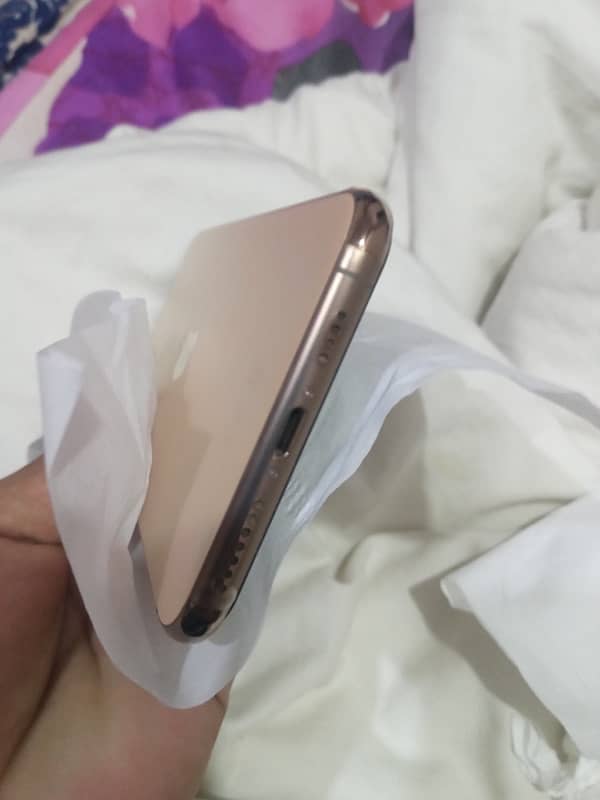 iPhone 11 Pro Max 256 Gb with full paking 6