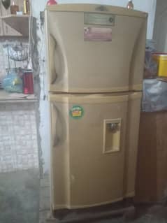 12 Cubic feet pel 2 door fridge. 35k