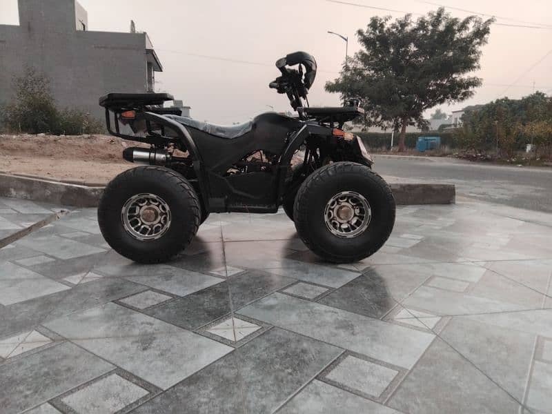 ATV BIKE In black colour Teenage bike for kids 13to18 years ago 150cc 13