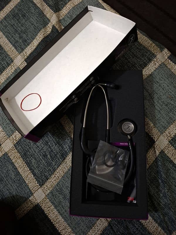 original stethoscope, littmann 3M classic lll 1