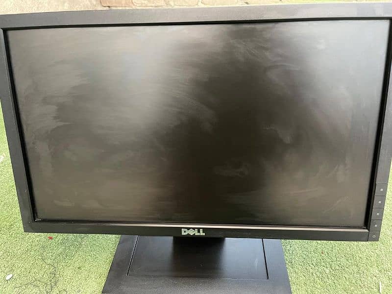 LCD 19 Inch Dell Good Condition. . . . 0337@7037@612 Nice Colors 0