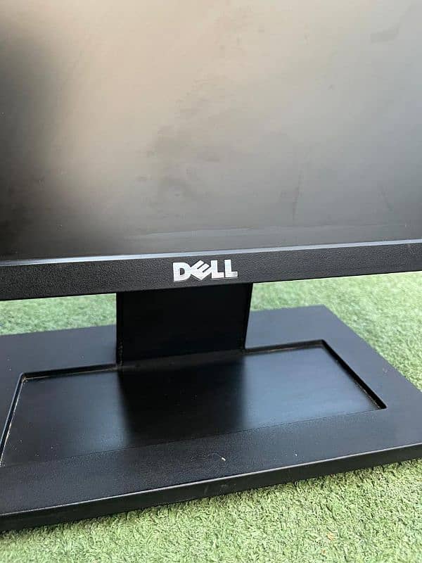 LCD 19 Inch Dell Good Condition. . . . 0337@7037@612 Nice Colors 6