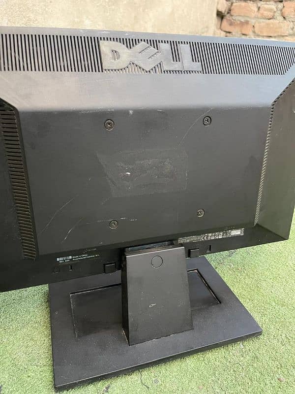 LCD 19 Inch Dell Good Condition. . . . 0337@7037@612 Nice Colors 8