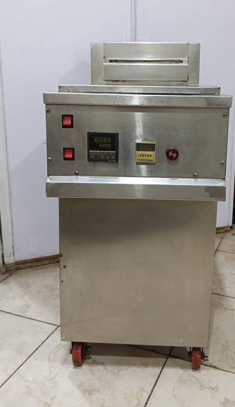 22 Liter Deep Fryer  New Condition 0