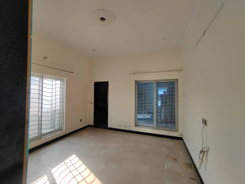 8 Marla Lower Portion For Rent In High Court Phase 2 0