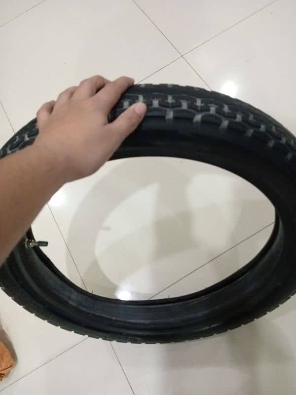 Honda CG 125 tyre with new tube 0