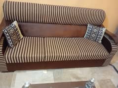 5 seater sofaa moltyfoam available for sale in new condition