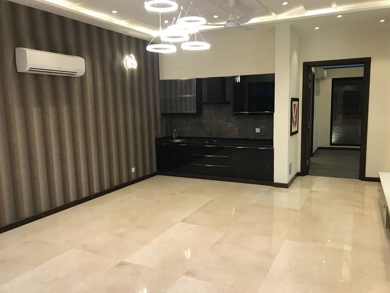 1 Kanal Semi Furnished Used House for Resale in DHA Phase 3 11