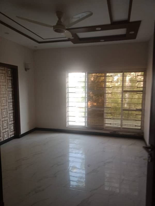 10 Marla House For Sale In Paragon City Lahore 4