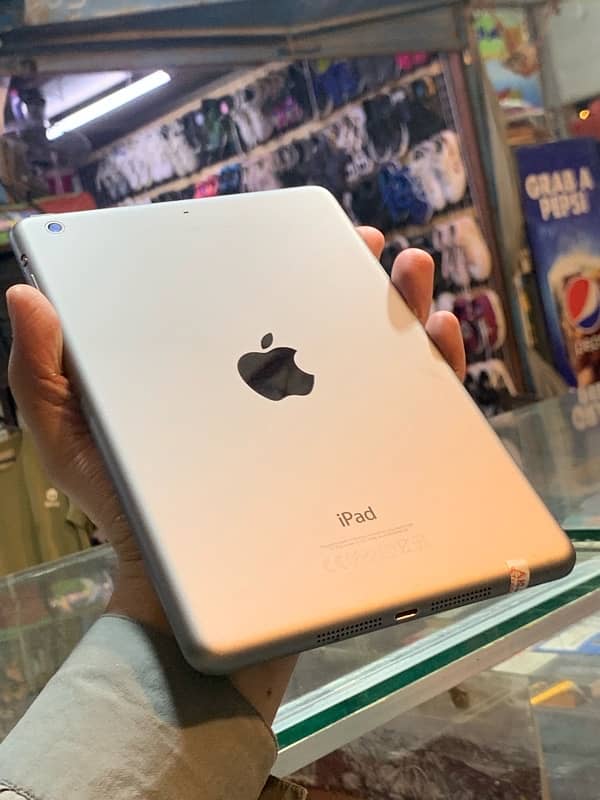 iPad mini 2…. . WhatsApp  number 03351276059 6