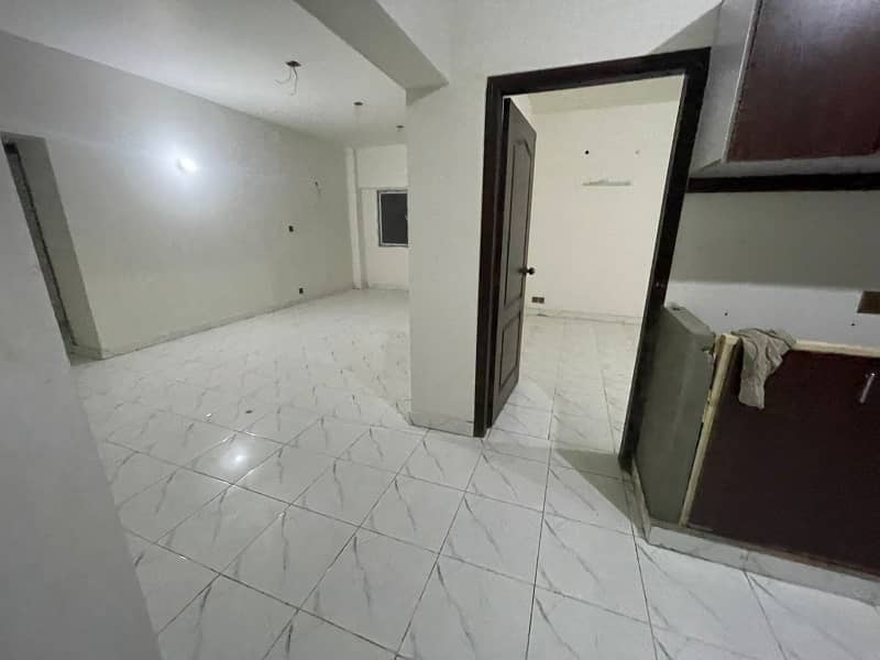 3 BED DD (ROYAL ICON) FLAT FOR RENT IN GULSHAN-E-IQBAL 1