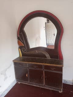 dubble bed & dressing table