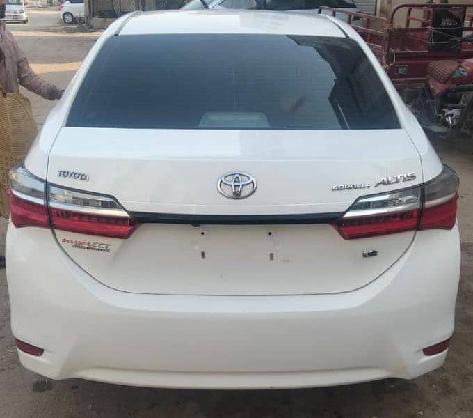 Toyota Corolla Altis 2017 3