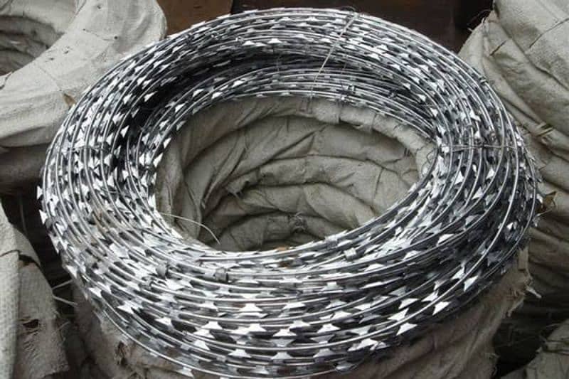 Chain link fabrication - Razor wire - Barbed wire -Powder coating wire 6