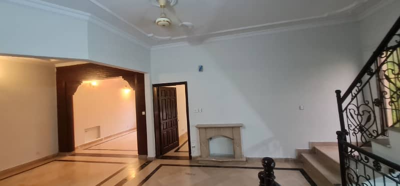 F-11/3: Prime Corner House, Spacious 30x70 Sq Ft, Highly Renovated, Premier Location, 4 Bedrooms, Open Front, 10 Crores. 12