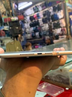 iPad mini 4 …. . 128……  03351276059 WhatsApp  number