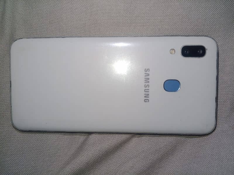 Samsung a30 4 gb ram 64 gb rom 1