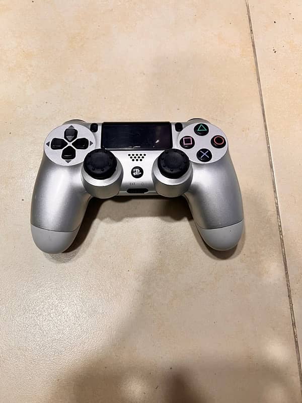 ps4 orignal controller used 1