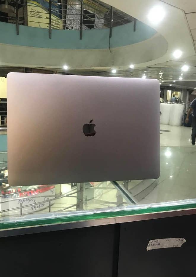 Apple MacBook Pro 2018 Whatsapp  03206793455 0