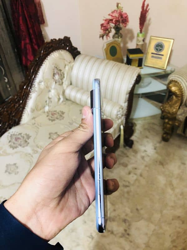 Google Pixel 8 Pro Bay Blue Color 3