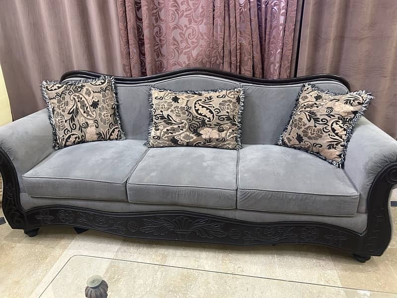 5 Seater Sofa solid build with 3 tables 1