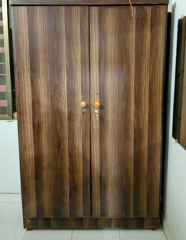 3 door wardrobe for sell 1