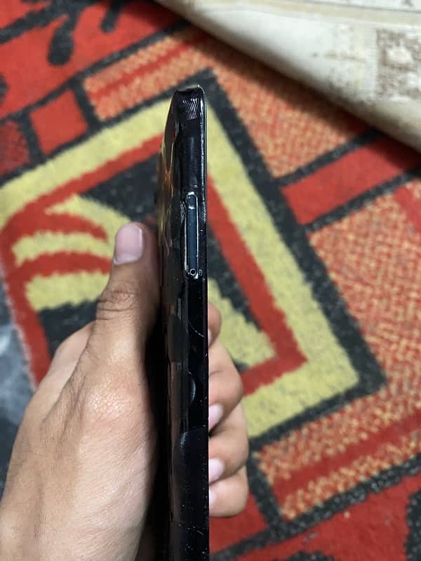 Redmi Note 5 3 32 back ni ha lamineshn karwi hai 2