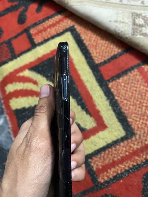 Redmi Note 5 3 32 back ni ha lamineshn karwi hai 3