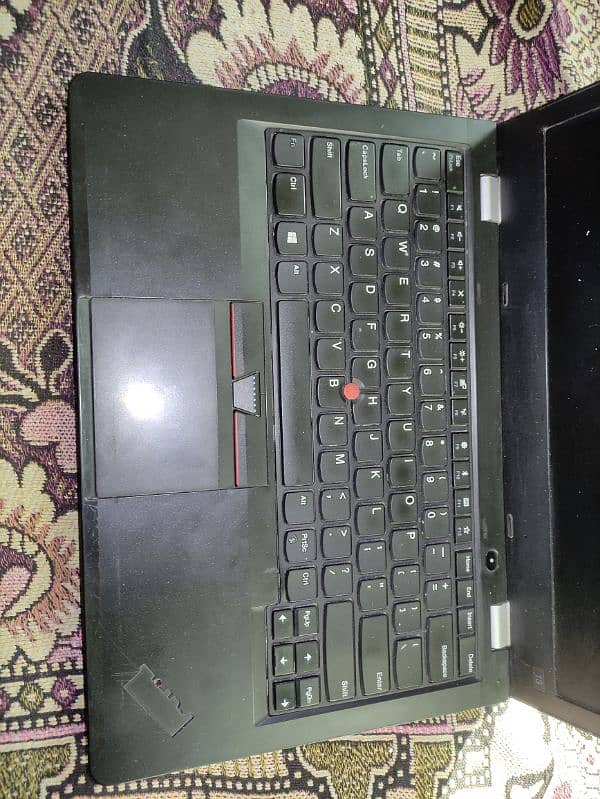 Lenovo Thinkpad i3 7th gen 8gb ram 3