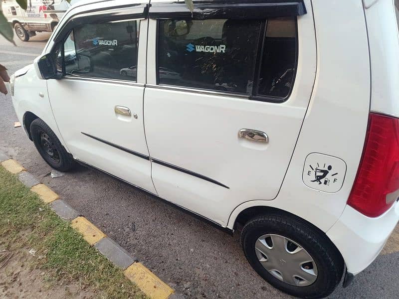 Suzuki Wagon R 2017 1