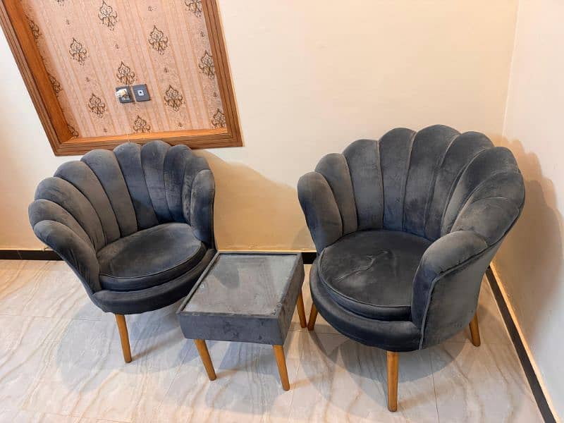 sofa chairs with table 0