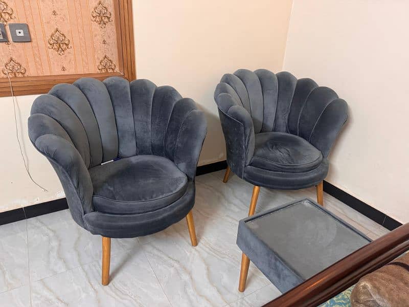 sofa chairs with table 9