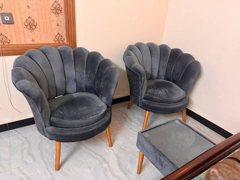 sofa chairs with table 10