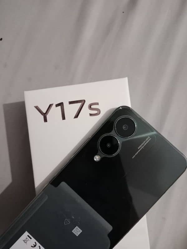 Vivo Y17s  4+4 RAM/128 ROM Fully new condition 3