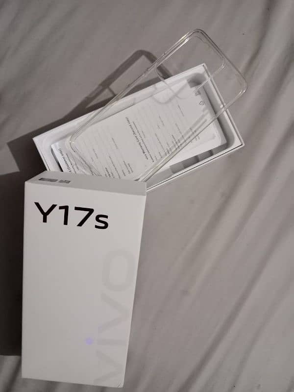 Vivo Y17s  4+4 RAM/128 ROM Fully new condition 4