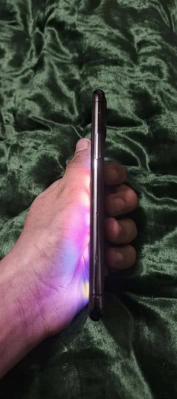 iphone 11pro 256 gb pta approved with original box 1