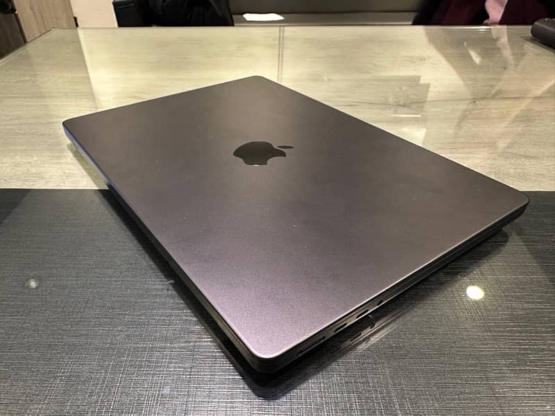 Macbook Pro M3 pro chip 14 inch 3