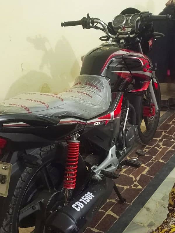 Honda CB 150f 1