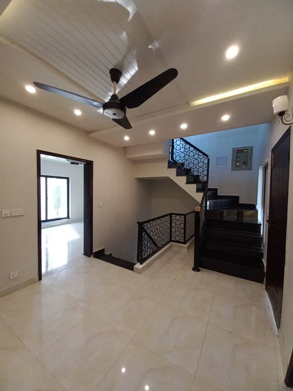 5 MARLA BRAND NEW HOUSE FOR SALE IN ITTEHAD TOWN RAIWIND ROAD LAHORE. 19