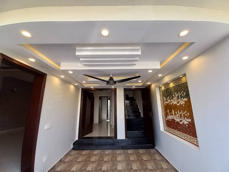 5 MARLA BRAND NEW HOUSE FOR SALE IN ITTEHAD TOWN RAIWIND ROAD LAHORE. 22