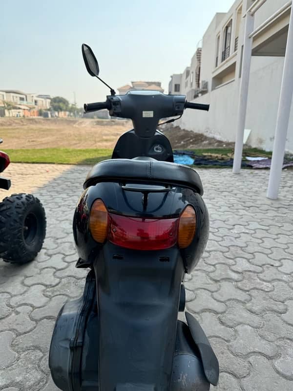 Used suzuki lets 4 scooter 8