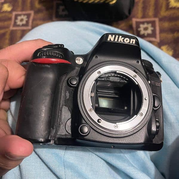 DSLR CAMERA NIKON 5