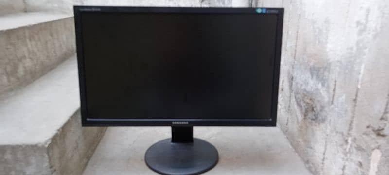 24" inch Lcd for Computer and Laptop 2