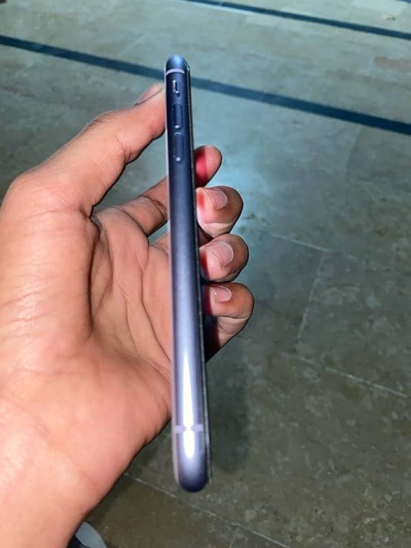 Urgent sale iphone 11 exchange possible 1