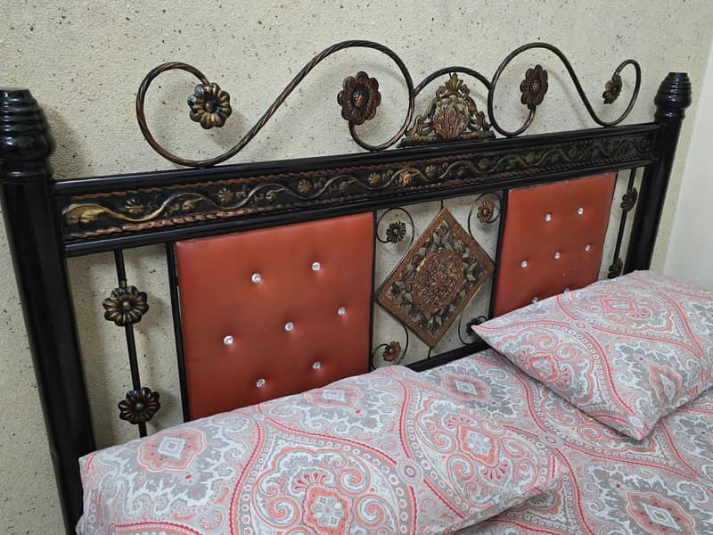 Iron Bed and Iron Seat for Sale 0