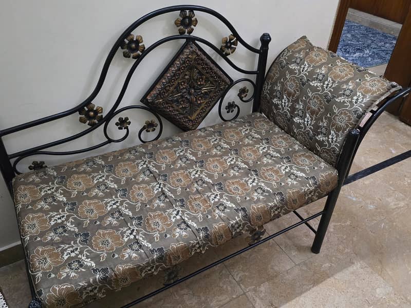 Iron Bed and Iron Seat for Sale 2