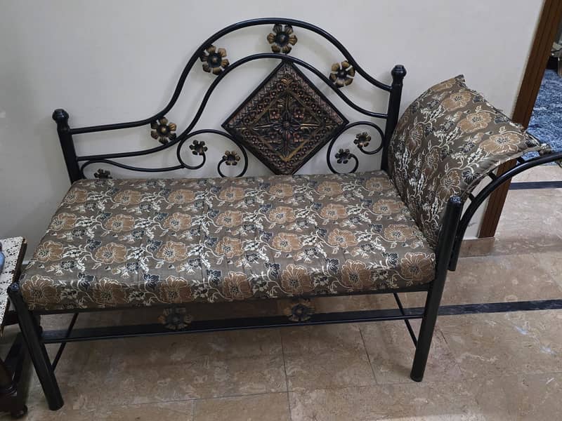 Iron Bed and Iron Seat for Sale 3