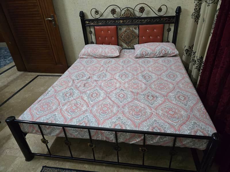 Iron Bed and Iron Seat for Sale 4