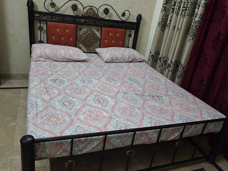 Iron Bed and Iron Seat for Sale 5